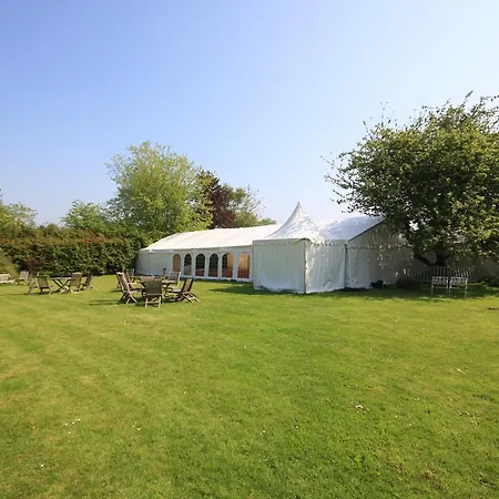 卫斯利安酒店 酒店